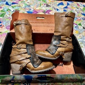 Freebird Clayton Size 10 EUC